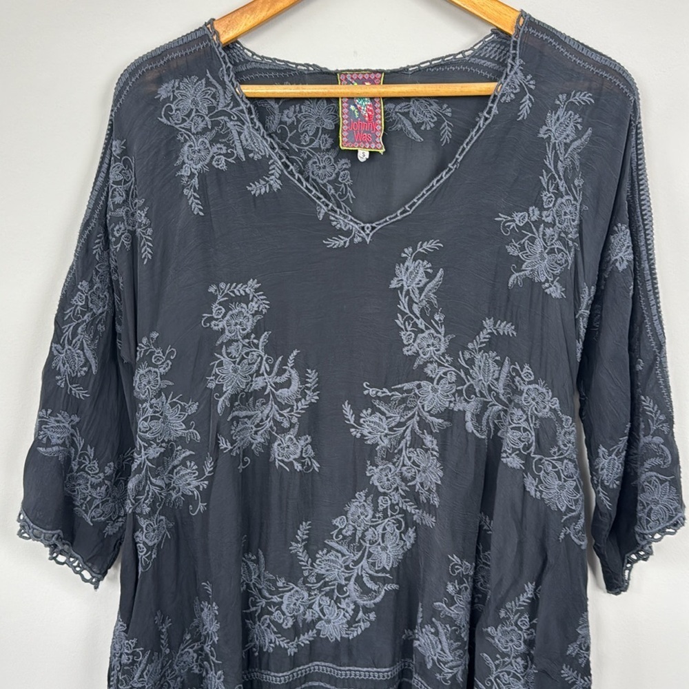 Johnny Was Leaf Garden Embroidered Toe Back Shark Bite Tunic. Size Small. - Picture 2 of 12
